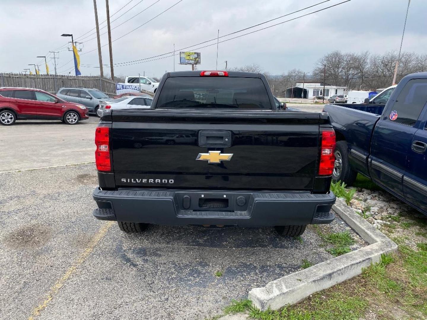 2018 Black Chevrolet Silverado 1500 LS Crew Cab Long Box 4WD (3GCUKNEC6JG) with an 5.3L V8 OHV 16V engine, 6A transmission, located at 1687 Business 35 S, New Braunfels, TX, 78130, (830) 625-7159, 29.655487, -98.051491 - Photo#3